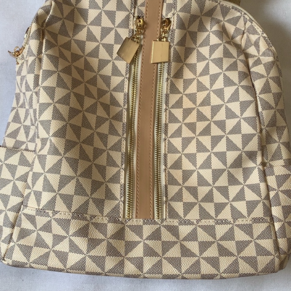Geometric Patterned Cream and Tan Backpack & Wallet Set